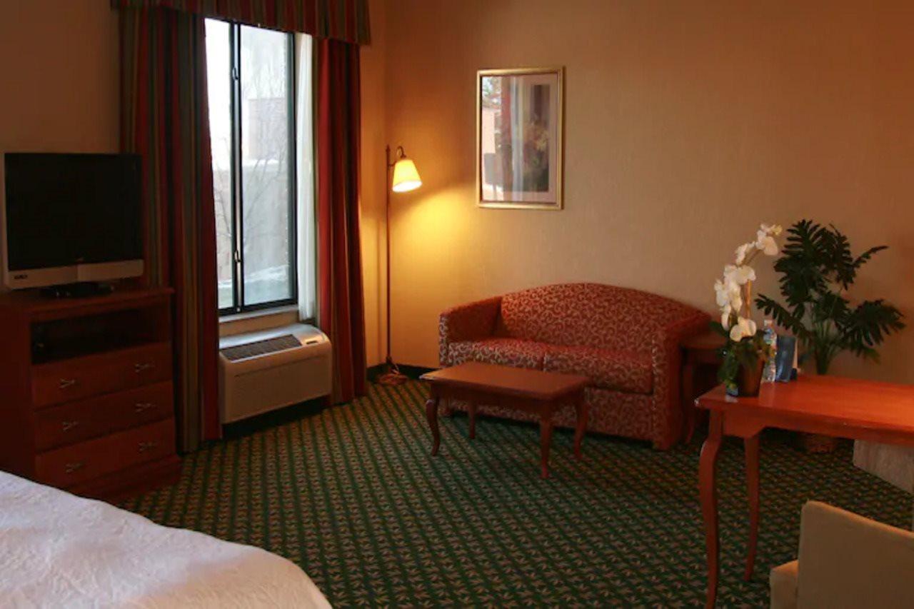 Newly Renovated Hampton Inn Omaha West Lakeside Kültér fotó
