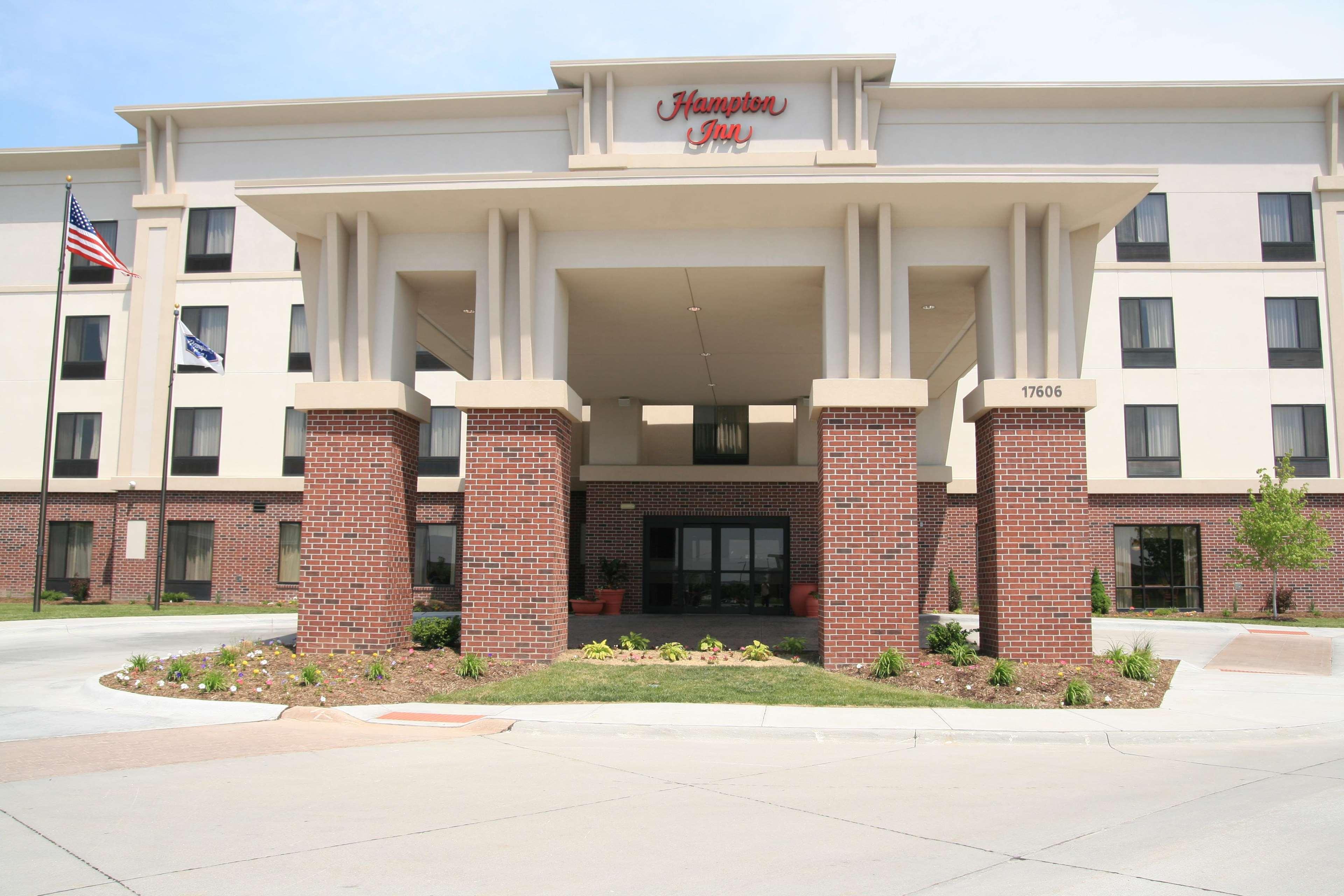 Newly Renovated Hampton Inn Omaha West Lakeside Kültér fotó