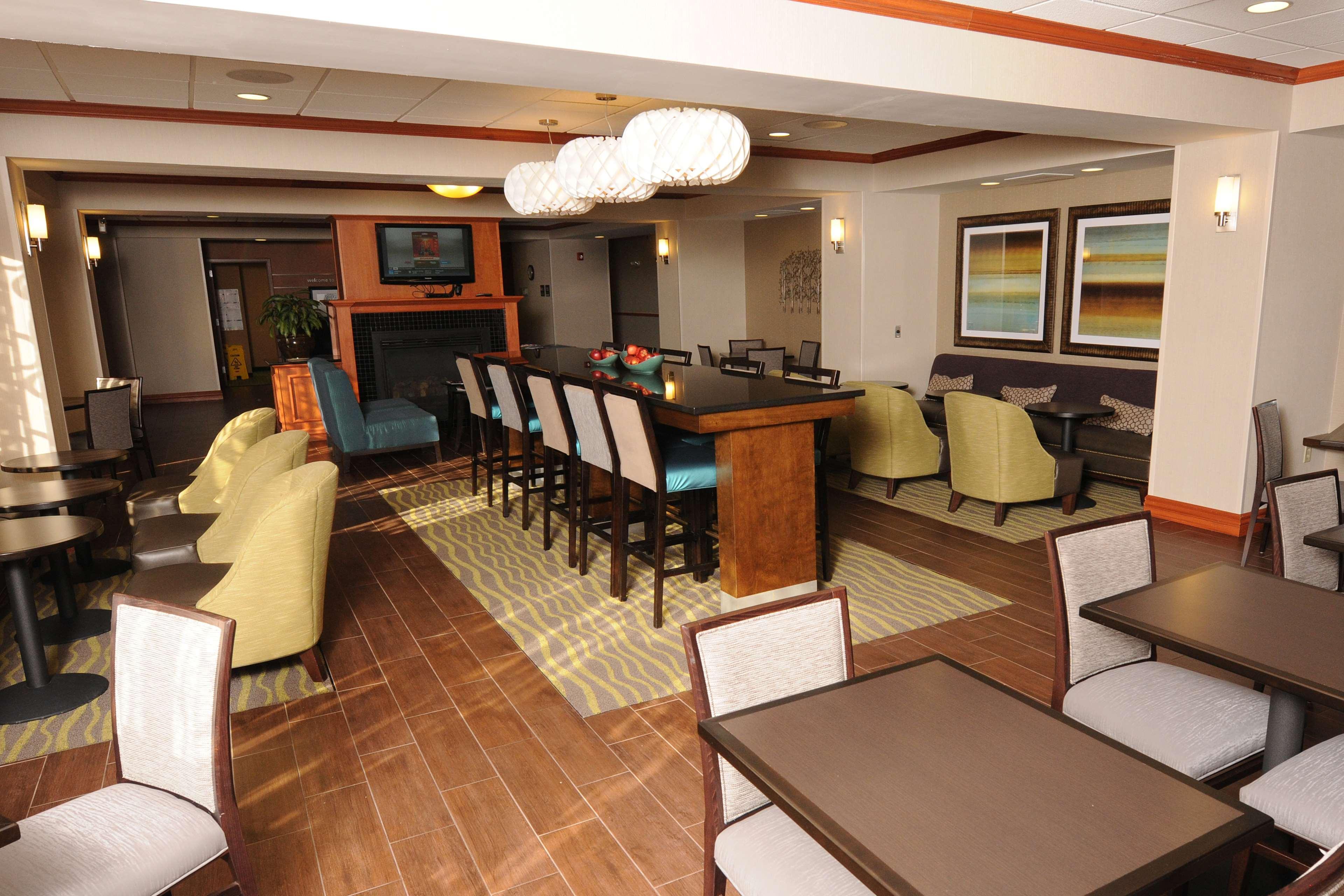 Newly Renovated Hampton Inn Omaha West Lakeside Kültér fotó