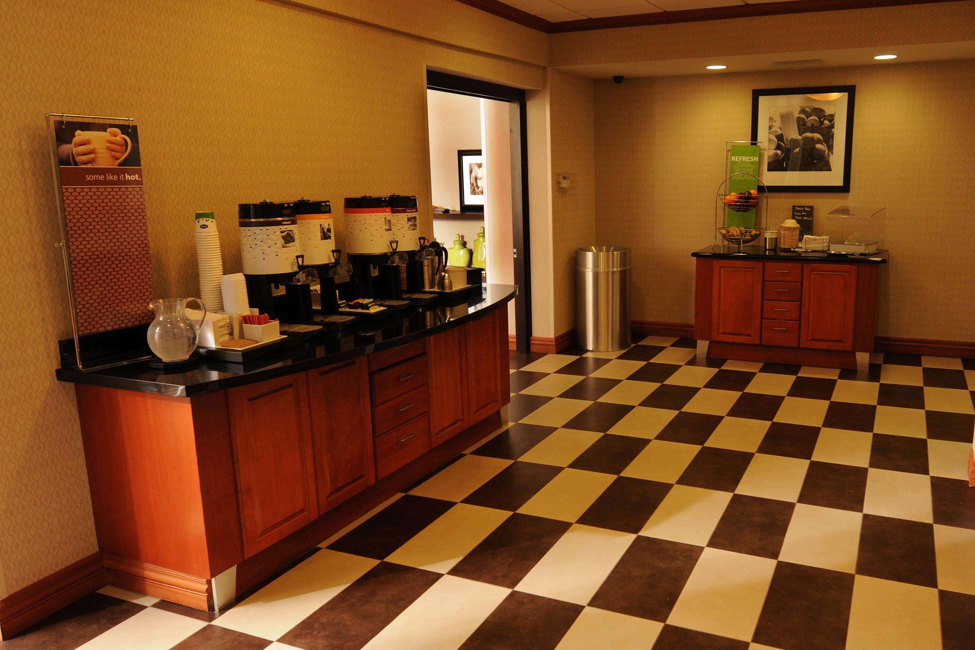 Newly Renovated Hampton Inn Omaha West Lakeside Kültér fotó