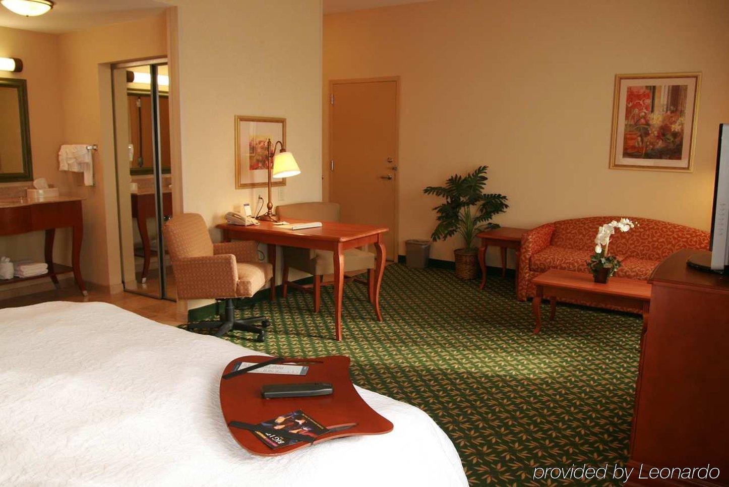 Newly Renovated Hampton Inn Omaha West Lakeside Szoba fotó