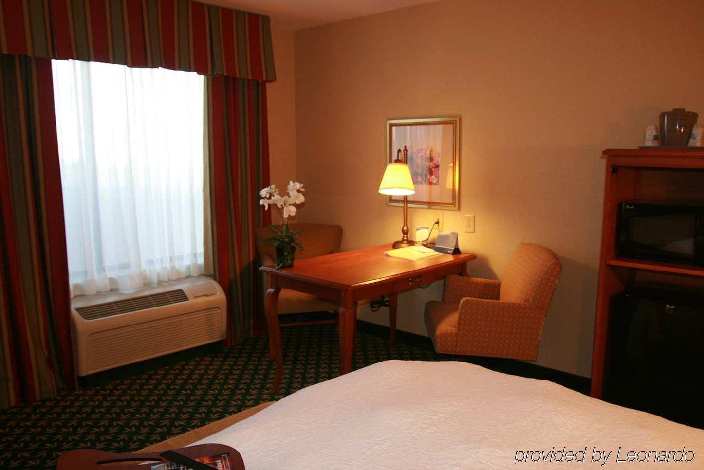 Newly Renovated Hampton Inn Omaha West Lakeside Szoba fotó