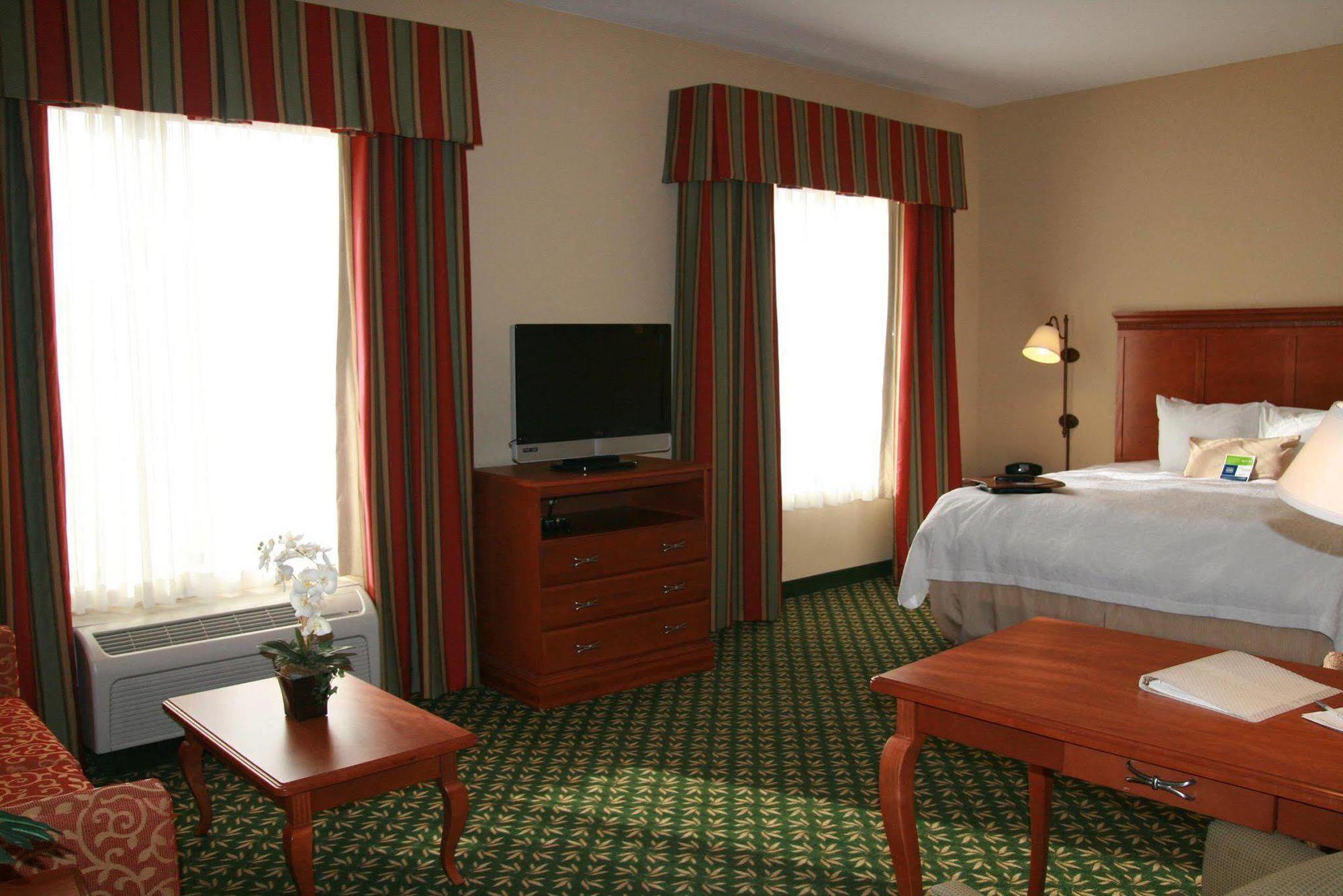 Newly Renovated Hampton Inn Omaha West Lakeside Szoba fotó