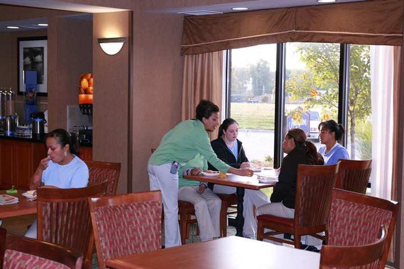 Newly Renovated Hampton Inn Omaha West Lakeside Étterem fotó